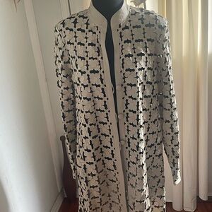 Elegant Women's Leather Jacket - Black and Cream